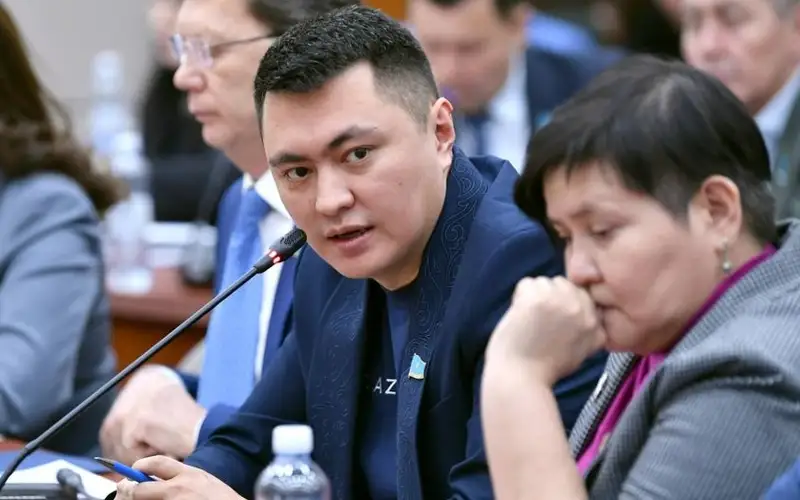 дәулет мұқаев