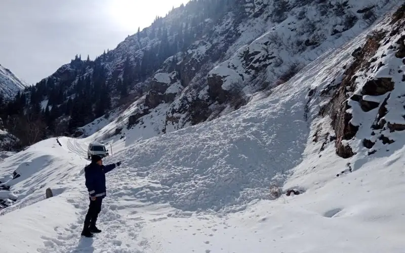 Лавина сошла недалеко от астрономической обсерватории Асы в Заилийском Алатау