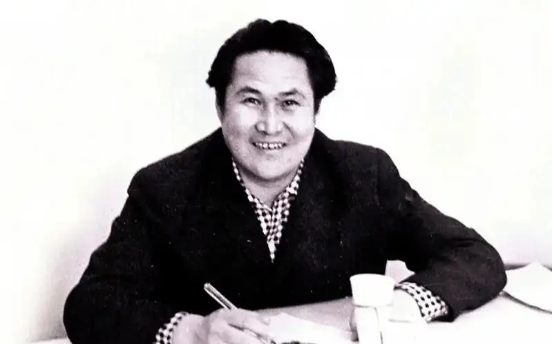哈萨克著名诗人穆哈哈利•马卡塔耶夫诞辰93周年