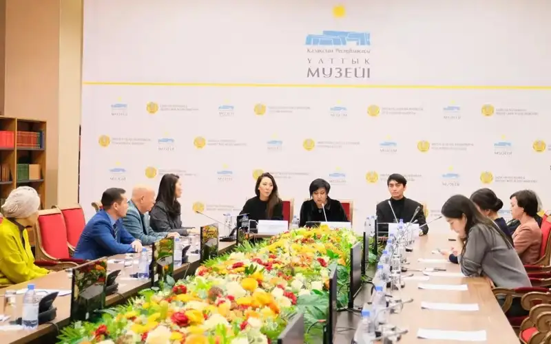 Венеция биенналеси кўргазмасида қозоғистонлик ёш рассомлар ўзаро тажриба алмашмоқда