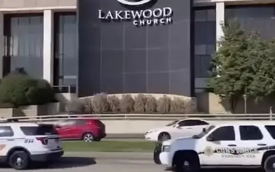 Женщина открыла стрельбу в церкви в Техасе