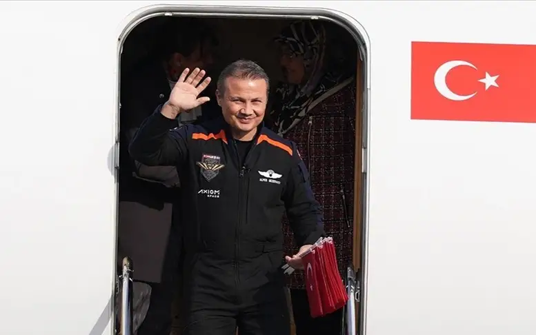 Первый турецкий астронавт Альпер Гезеравджы вернулся в Турцию