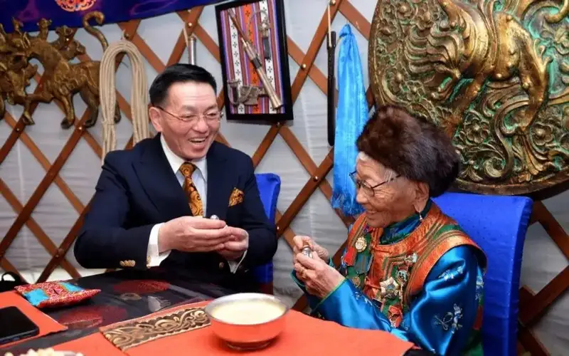 Мўғулистонда 100 ва ундан катта ёшдаги 130 киши яшайди