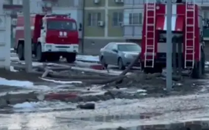 Воду откачивают с 12 улиц  Атырау