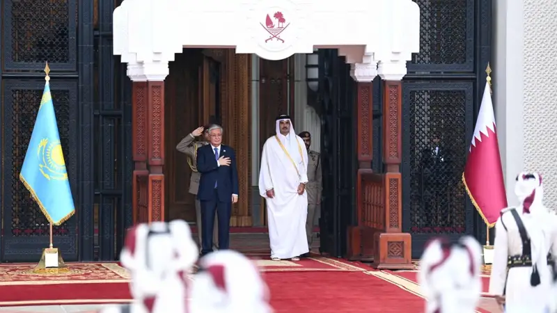 Глава государства прибыл во дворец Эмира Катара Diwan Amiri