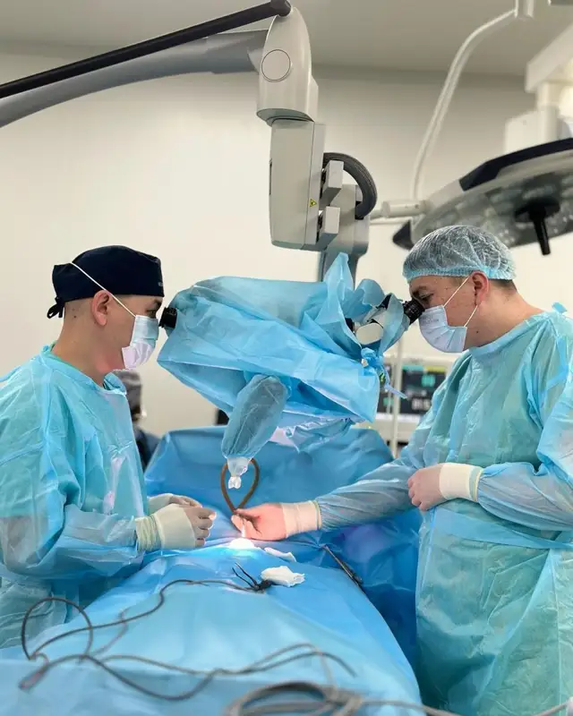 Младенца с тяжелыми патологиями прооперировали в Алматы