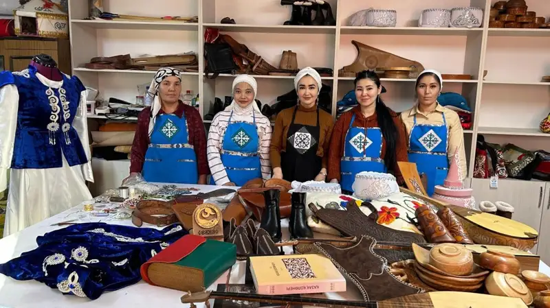 Семейный бизнес по выпуску продукции национального ремесла в Туркестанской области