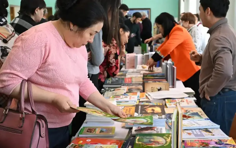 Мәдениет министрлігі жанынан Әдеби клуб құрылады – Кітап дүкендері қазақтілді туындылармен толығуы керек 