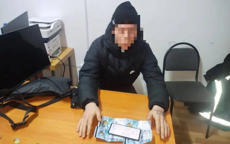 Abaı oblysynda jalǵan polıtseıler er adamnyń 925 myń teńgesin sheship alǵan