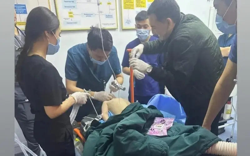 Ребенок едва не задохнулся из-за фасоли в Алматы