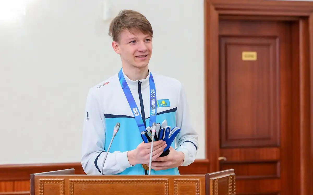  Илья Мизерных 