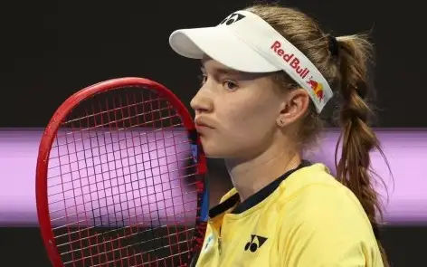  Iga Swiatek beats Elena Rybakina in Qatar Open 2024 final  58 / 80