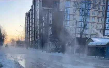 В Кокшетау произошел порыв водопровода
