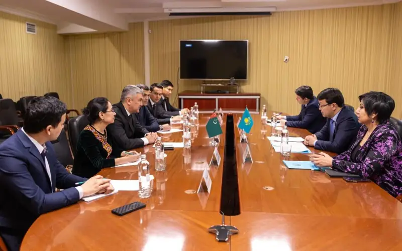 Вице-министр культуры и информации РК Ербол Аликулов встретился с Чрезвычайным и полномочным послом Туркменистана в Республике Казахстан Батыром Реджеповым