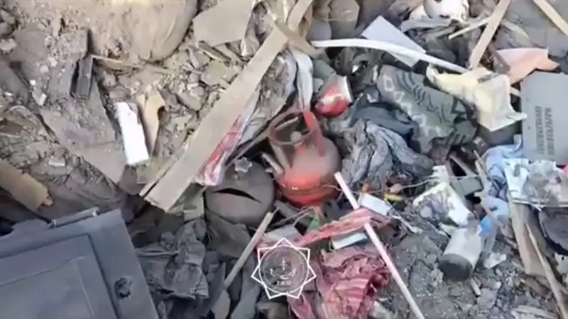  Взрыв в жилом доме в Караганде: под завалами нашли два 5-литровых газовых баллона