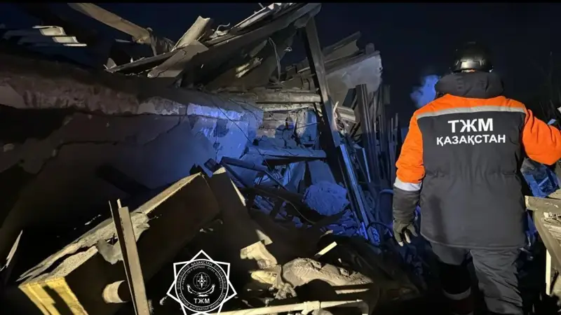 Жилой дом разрушился при взрыве в Караганде18 февраля утром