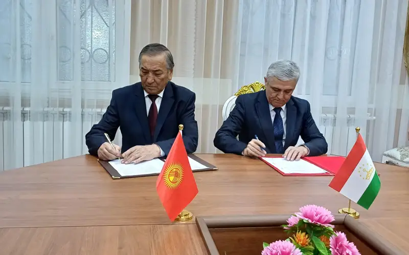 Кыргызстан, Таджикистан, граница