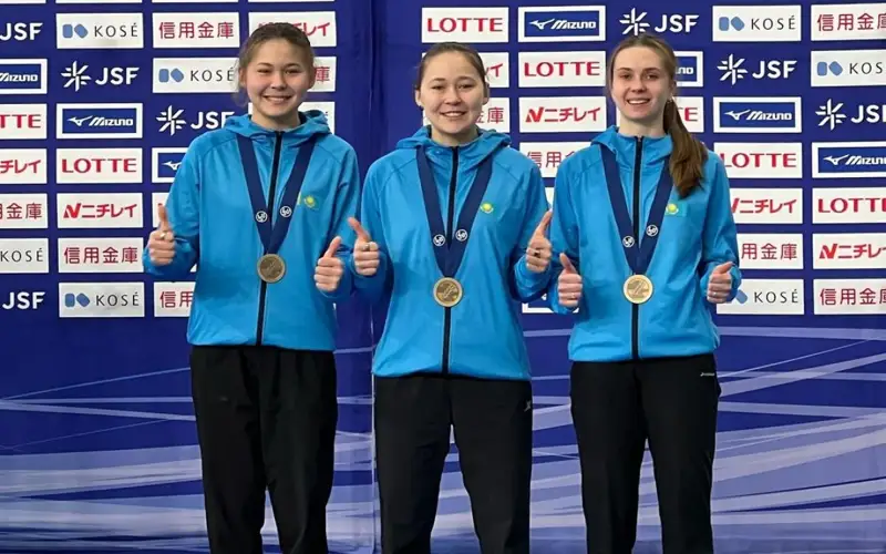 ءبىر ۇيدەن شىققان ءۇش چەمپيون