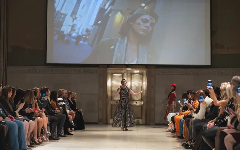 Нью-Йорк-тегі сән көрсетілімінде қазақы нақыштағы киім үлгілері таныстырылды