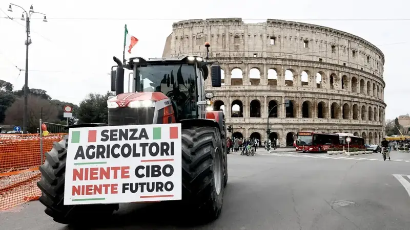 Италиялик фермерлар Ватиканга етиб боришди