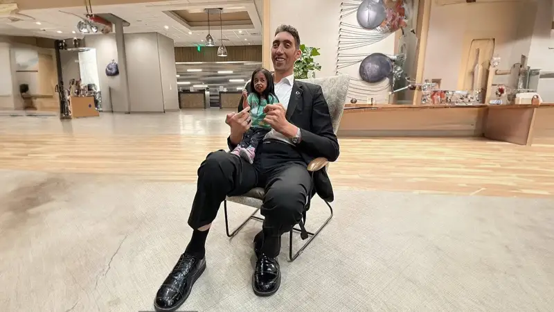 Алып адам мен ергежейлі әйел