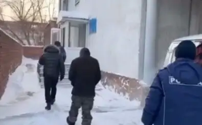 Бездомных семейчан спасают от обморожения полицейские