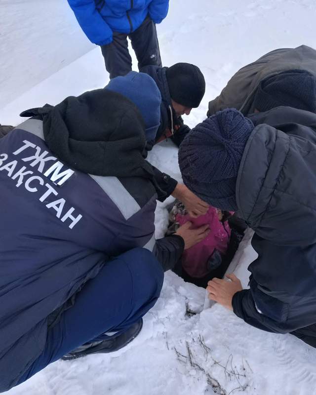Шестилетний ребенок упал в открытый колодец с водой в Костанае