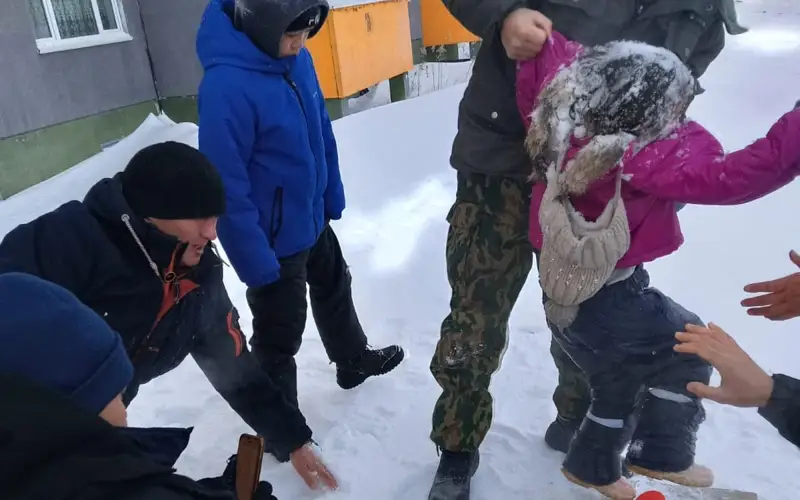 Шестилетний ребенок упал в открытый колодец с водой в Костанае