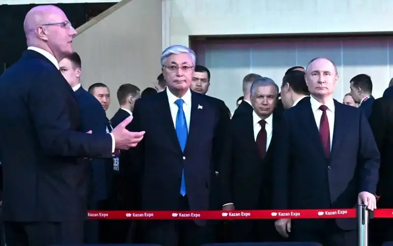President surveys Kazan Expo complex