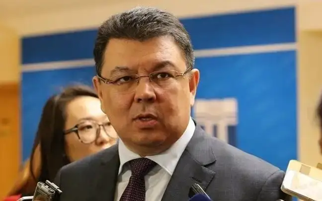 Қанат Бозумбаев 