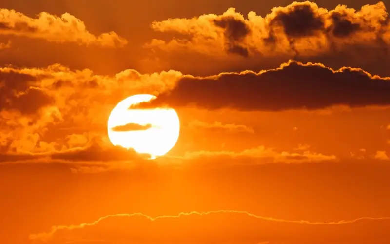 Две мощные вспышки зафиксированы на Солнце