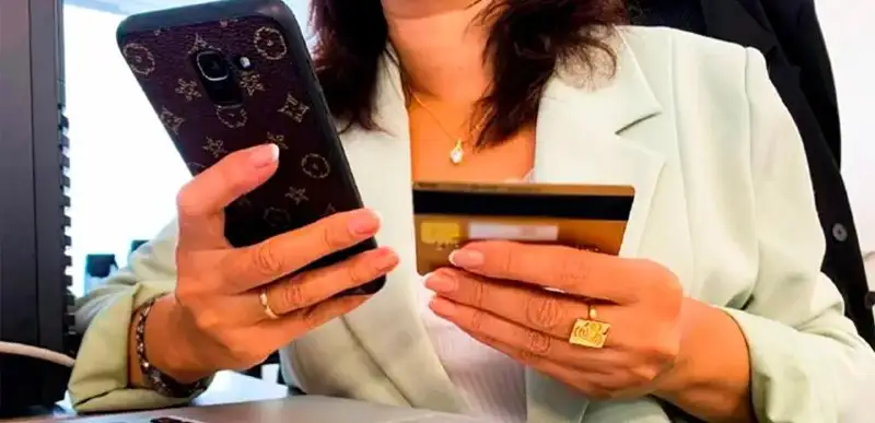 Павлодарлық бойжеткен азаматтардың зейнетақы жинағындағы ақшасын шығарамын деп алдап, тауарлық несие ресімдеген