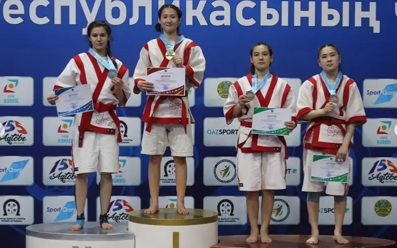 qazaq kúresi