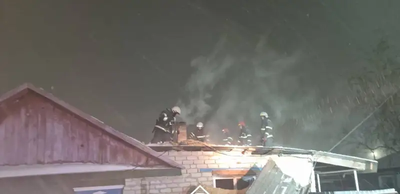 Мужчину спасли из горящего дома в Павлодаре