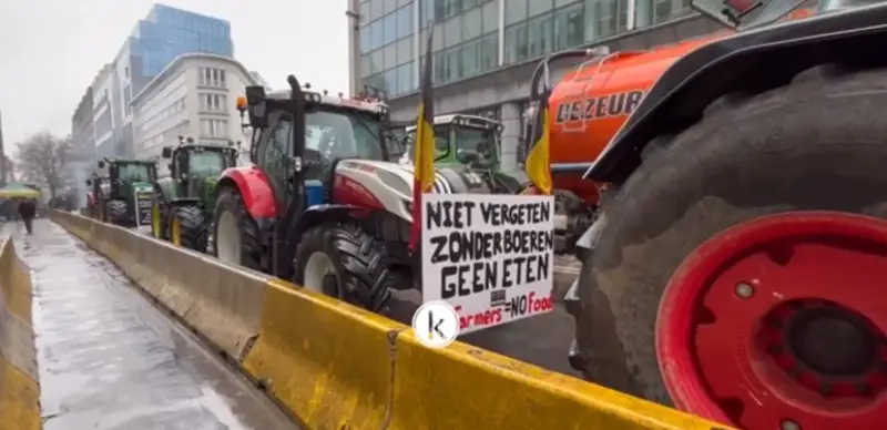 кадр из видео