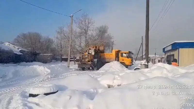 Борьба со снегопадом: больше месячной нормы осадков выпало в Семее