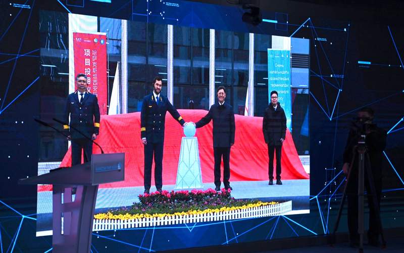 总统为国家铁路公司与中国华为联合建立的新创新中心揭牌 总统为国家铁路公司与中国华为联合建立的新创新中心揭牌