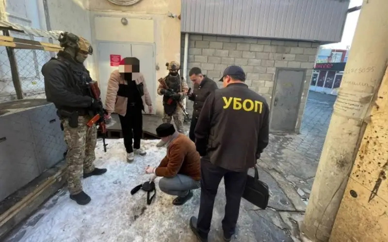 Подозреваемого в вымогательстве задержали в области Жетысу