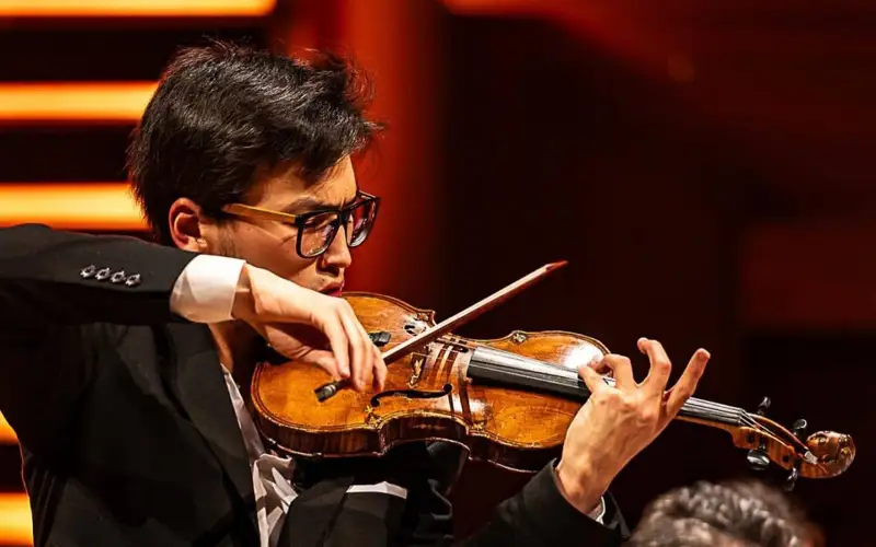 Казахский Паганини: Руслан Талас занял второе место на конкурсе скрипачей в Германии
