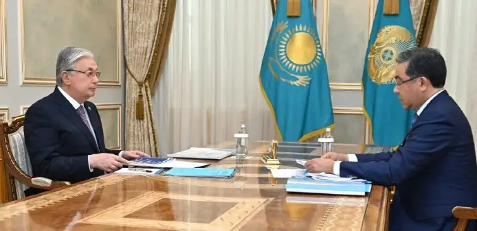 Глава государства принял акима области Абай