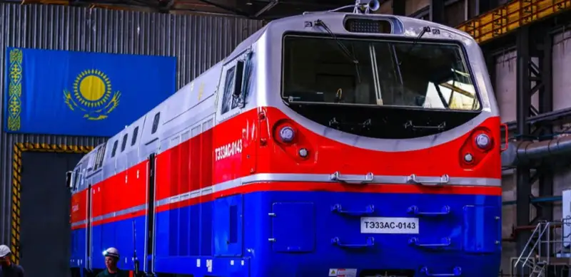 Казахстанские дизель-электрические локомотивы поставляют в семь стран