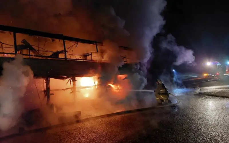 Пассажирский автобус загорелся в Жамбылской области