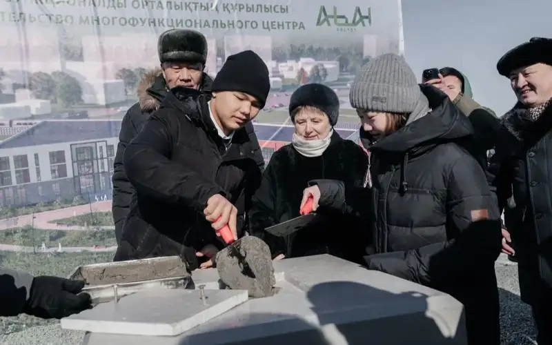 Капсулу времени заложили на месте строительства будущего Дворца школьников в Семее