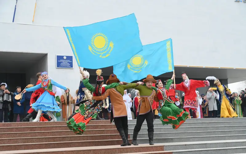 По улицам Шымкента прошел Караван благодарности