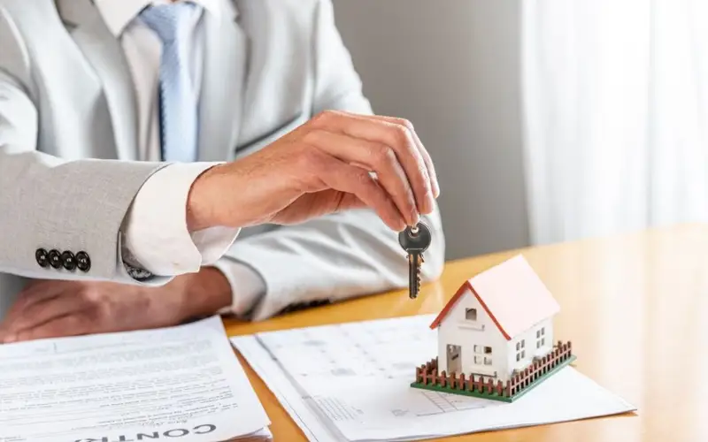 Риелтор, риэлтер