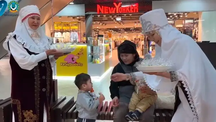 Бесплатные угощения и посещение музея: как в Караганде отметили день благодарности