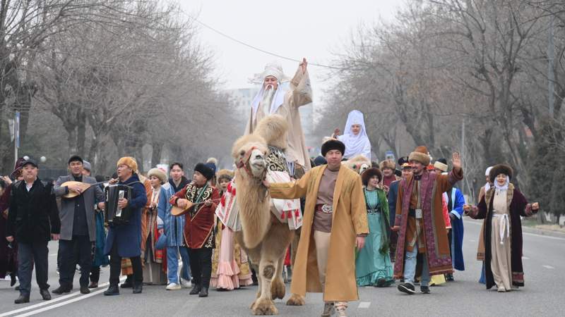 По улицам Шымкента прошел Караван благодарности По улицам Шымкента прошел Караван благодарности