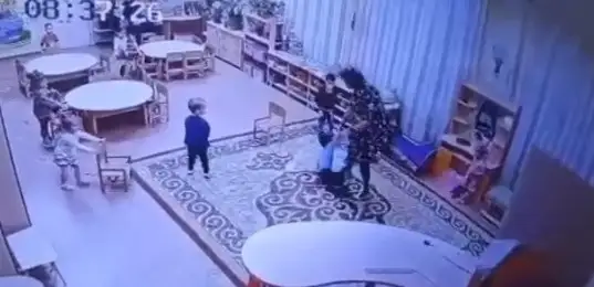 воспитатель