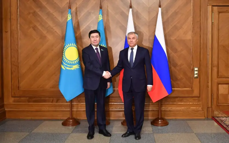 Межпарламентское сотрудничество обсудили спикеры Казахстана и России