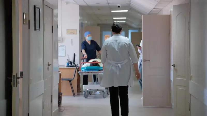 Jılem ı podemnymı obespechat molodyh selskıh medıkov v Karagandınskoı oblastı